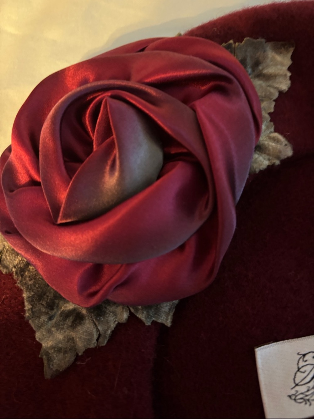 Vintage Wool Beret in wine color - Picture 2 of 4